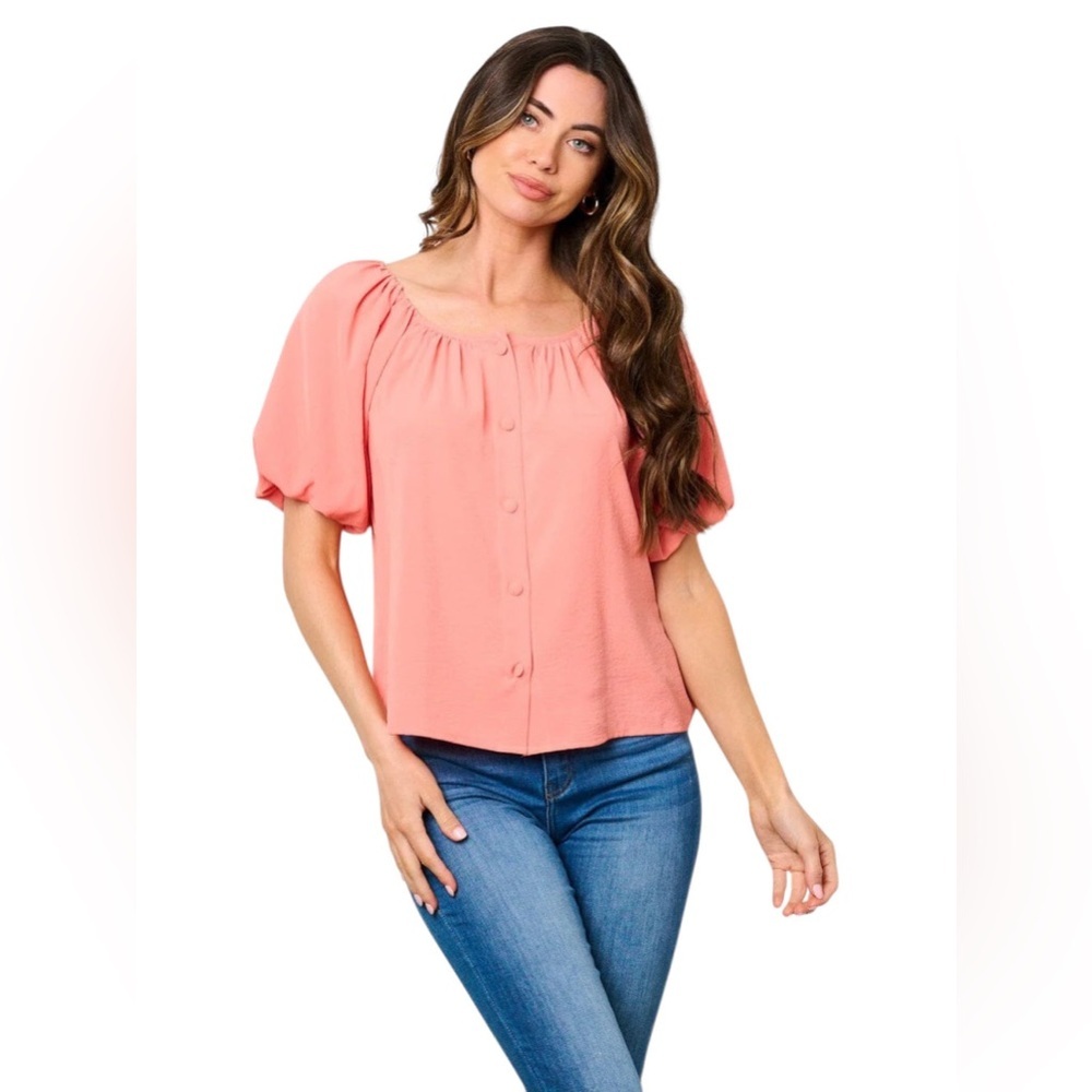 PEACHY MUSE SHORT PUFF SLEEVE BUTTON DOWN BLOUSE